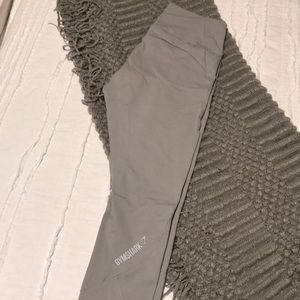Gym shark leggings